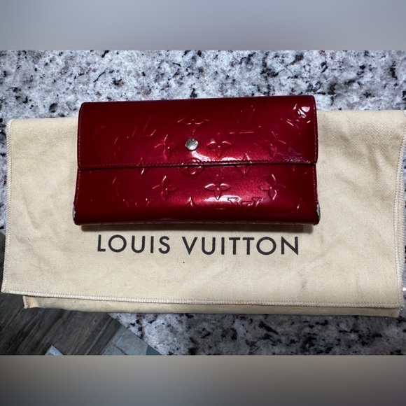 Pre-Loved Red Louis Vuitton Vernis wallet w dust bag